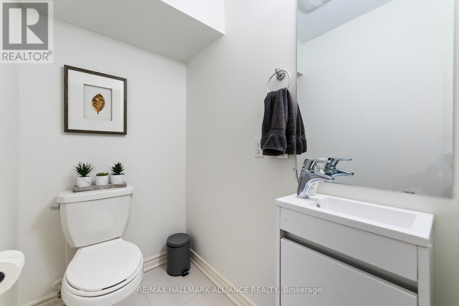 Photo 8 of 12 1150 Stroud Lane, Mississauga ON