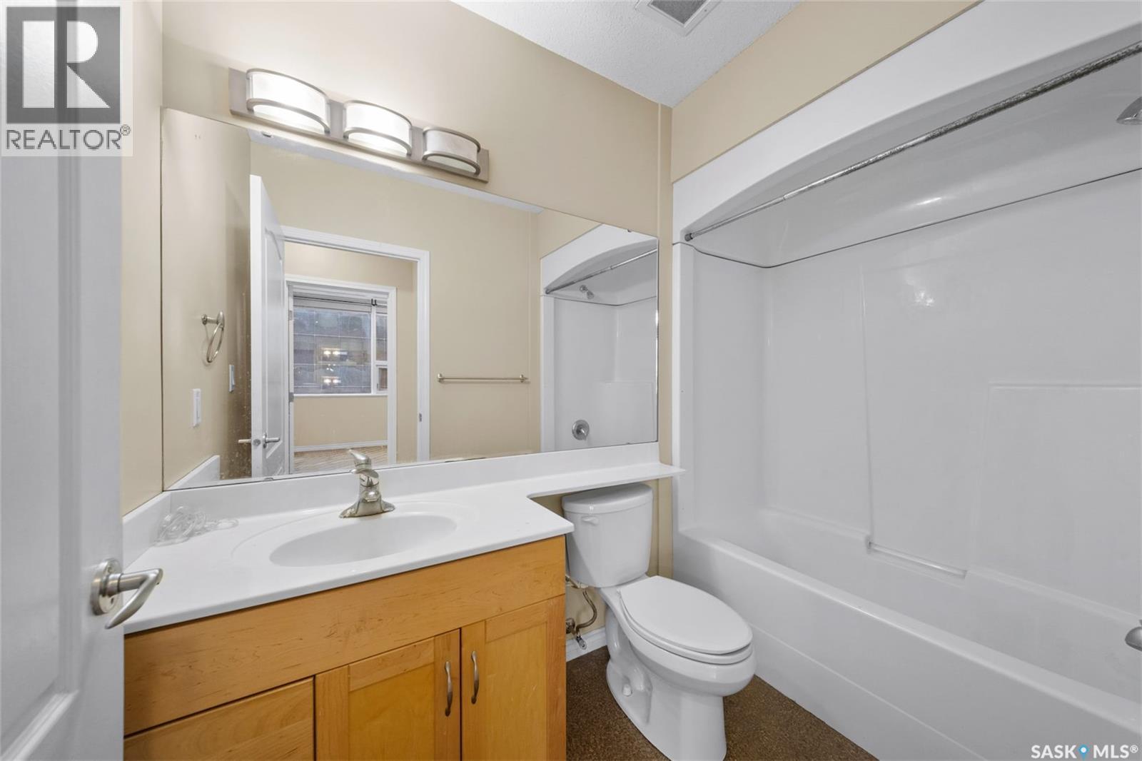 Photo 25 of 902 1914 Hamilton Street, Regina SK