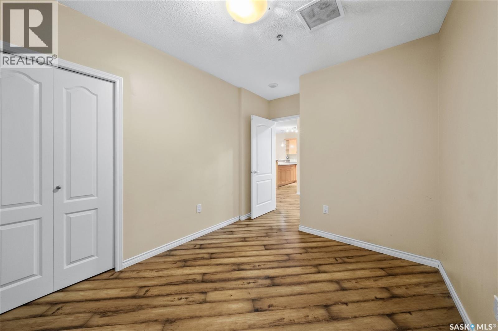 Photo 24 of 902 1914 Hamilton Street, Regina SK