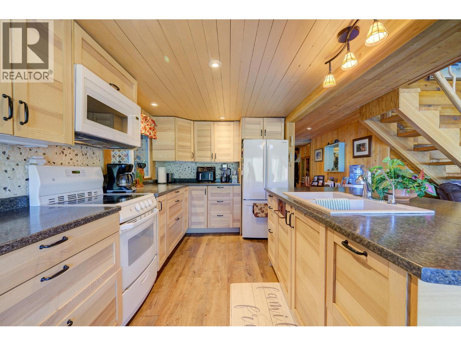 5289 EAST BARRIERE LAKE FS Road, Kamloops