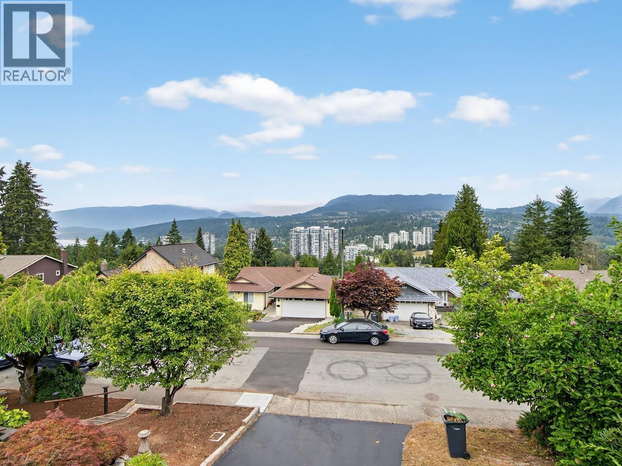 Photo 8 of 1052 Corona Crescent, Coquitlam BC