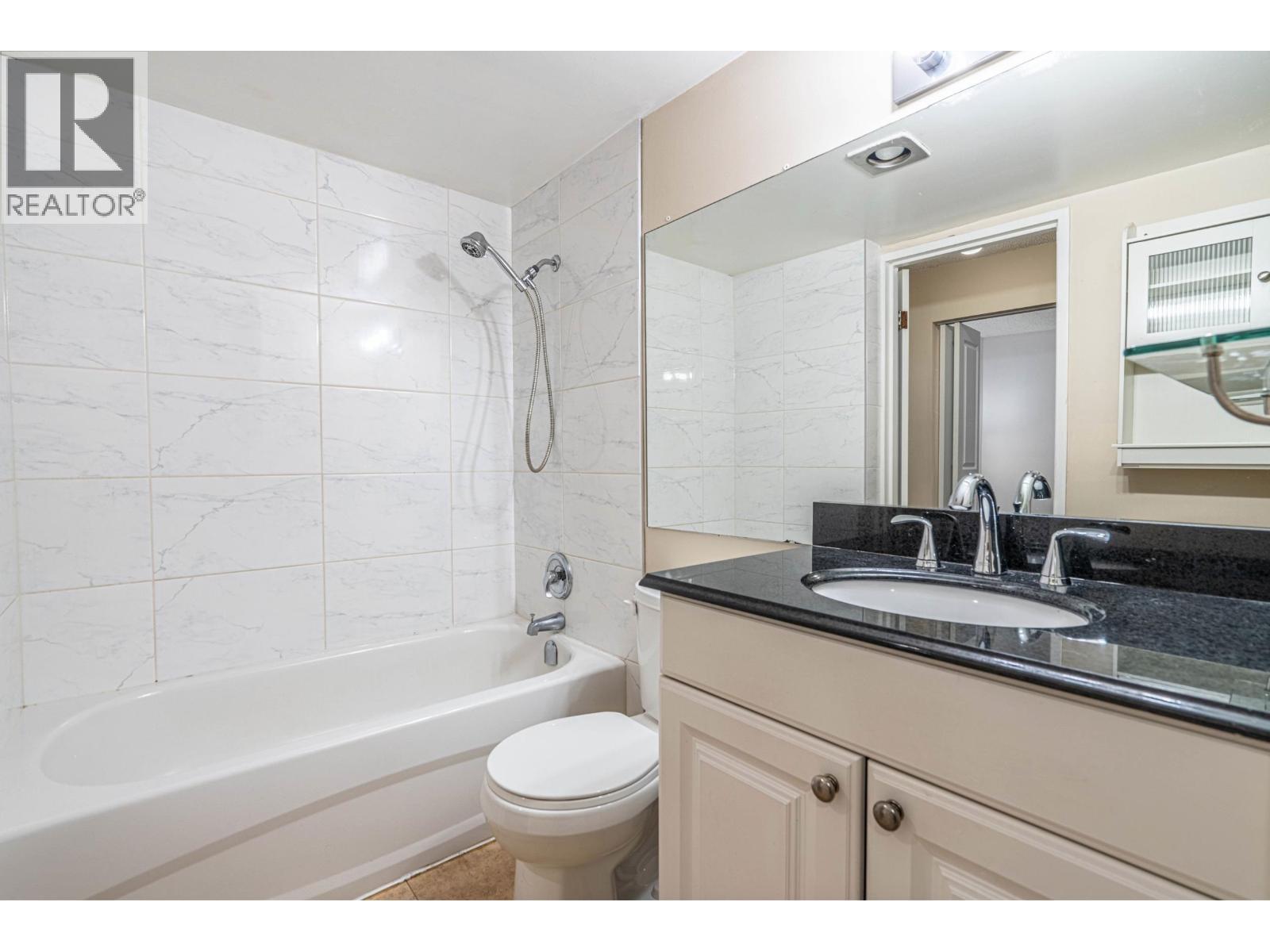 Photo 23 of 105 9584 Manchester Drive, Burnaby BC