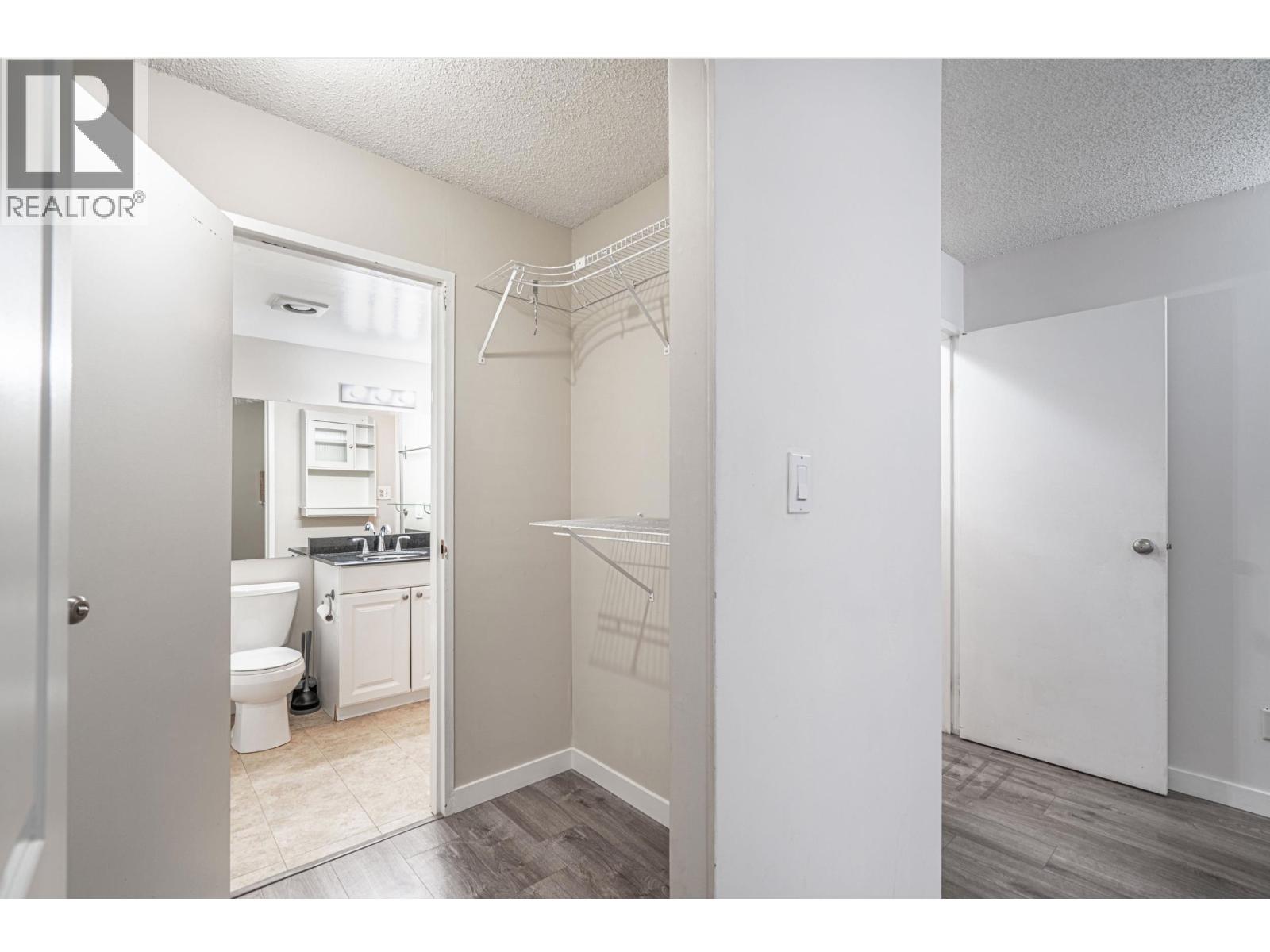 Photo 21 of 105 9584 Manchester Drive, Burnaby BC