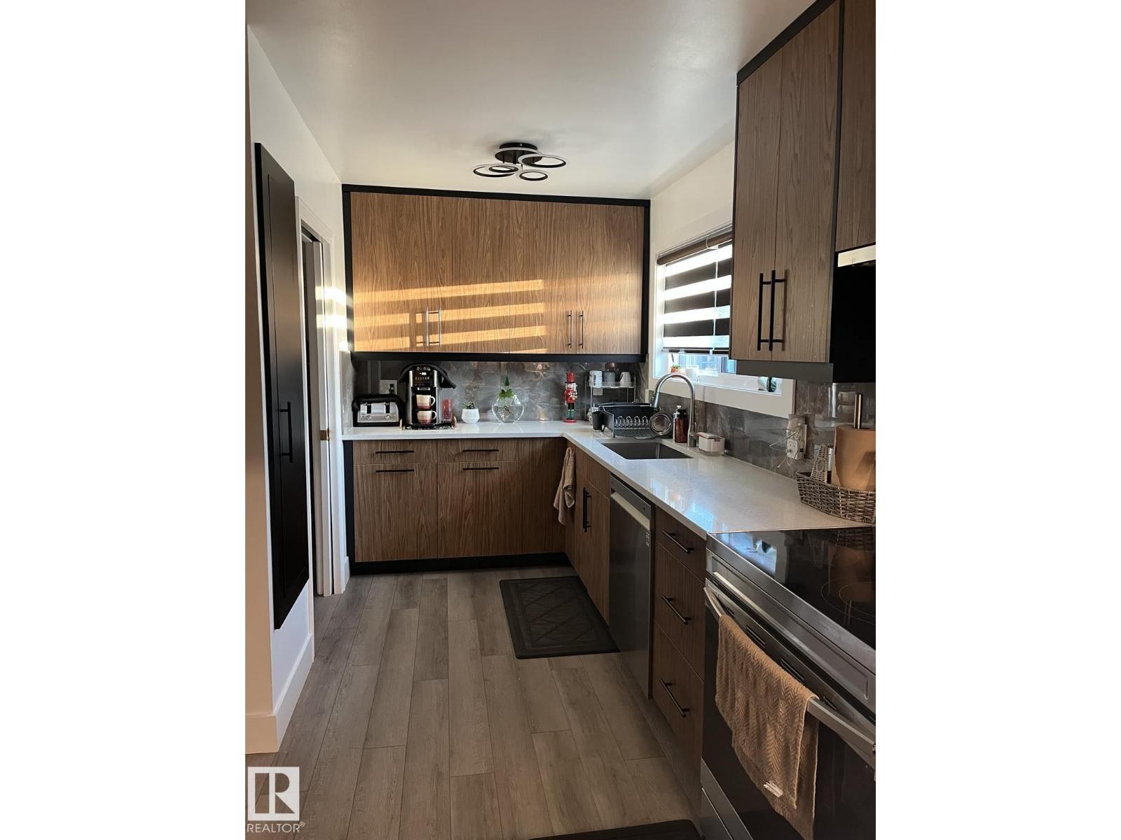 Single Family House for Sale in   ST NW Edmonton 