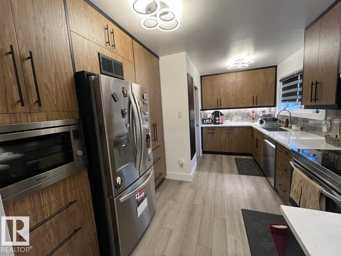 Single Family House for Sale in   ST NW Edmonton 