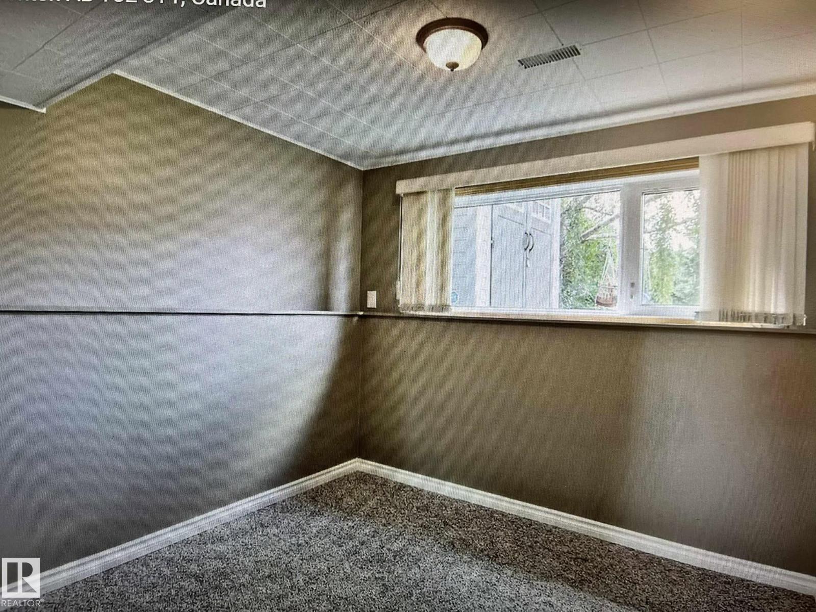Single Family House for Sale in   ST NW Edmonton 