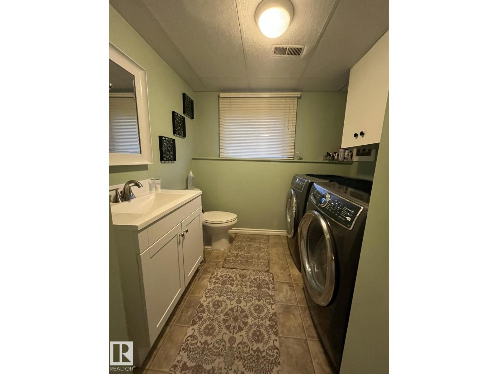 Single Family House for Sale in   ST NW Edmonton 