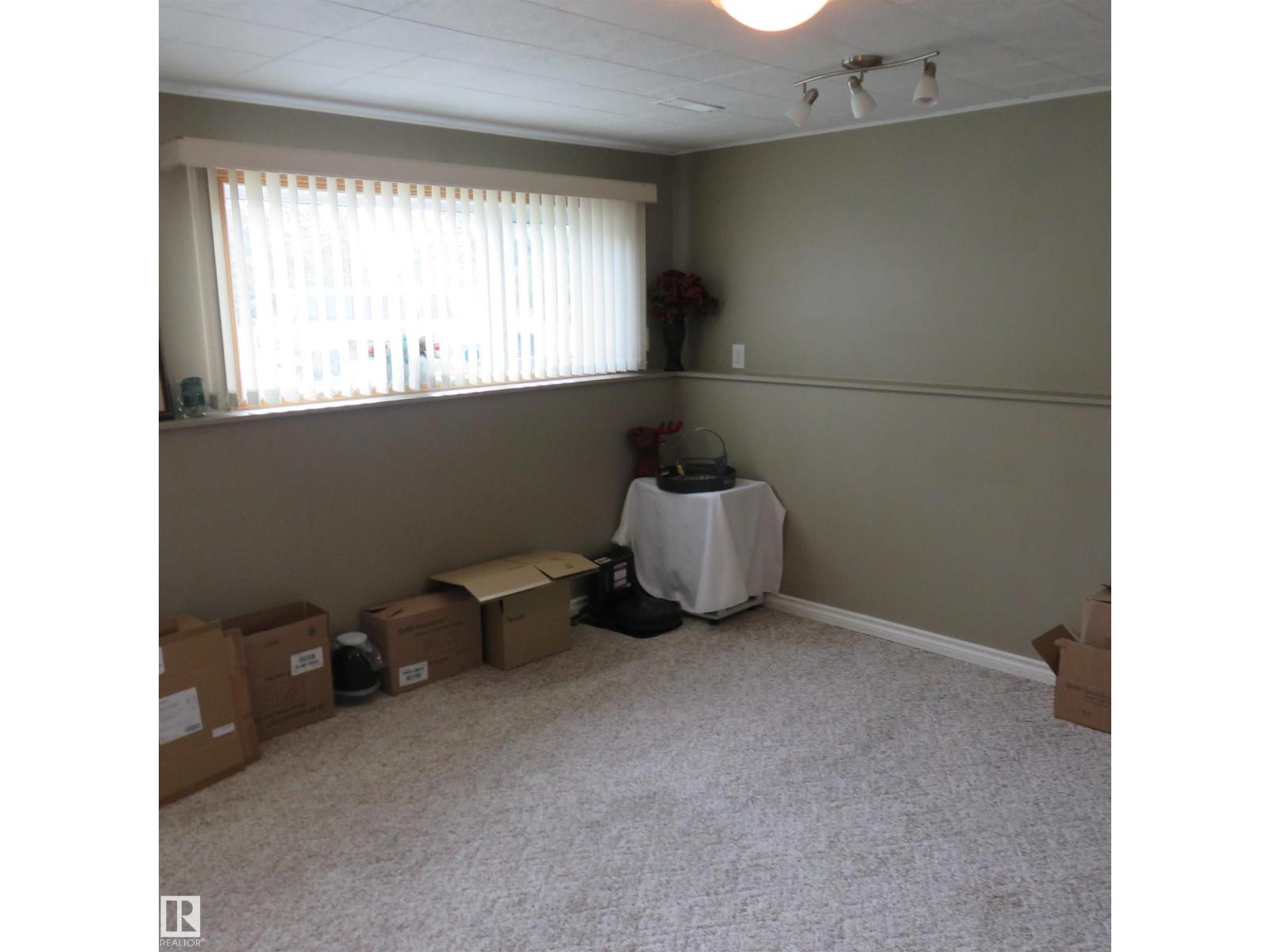 Single Family House for Sale in   ST NW Edmonton 