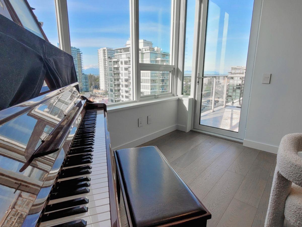 Photo 25 of 1502 15165 Thrift Avenue, White Rock BC