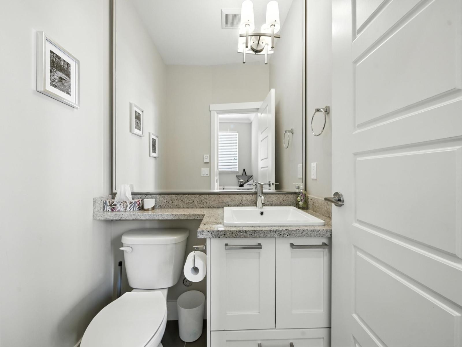 Photo 9 of 25 2925 King George Boulevard, Surrey BC