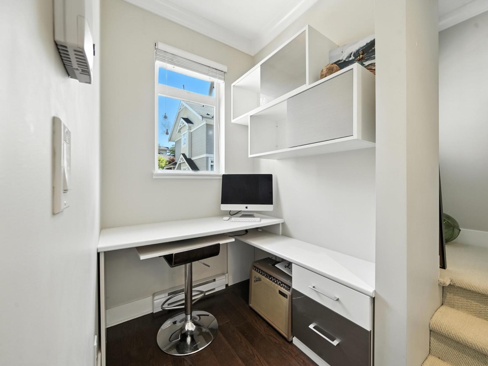 Photo 8 of 25 2925 King George Boulevard, Surrey BC