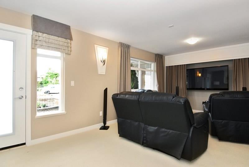 Photo 18 of 25 2925 King George Boulevard, Surrey BC