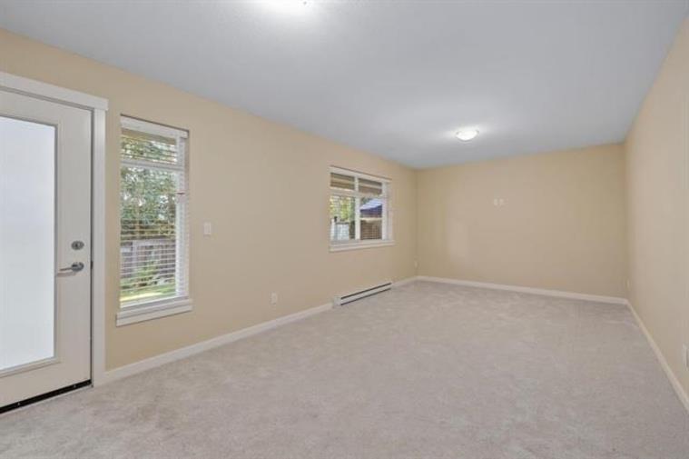 Photo 19 of 25 2925 King George Boulevard, Surrey BC