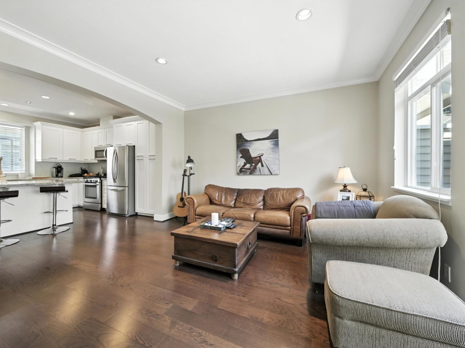 Photo 6 of 25 2925 King George Boulevard, Surrey BC