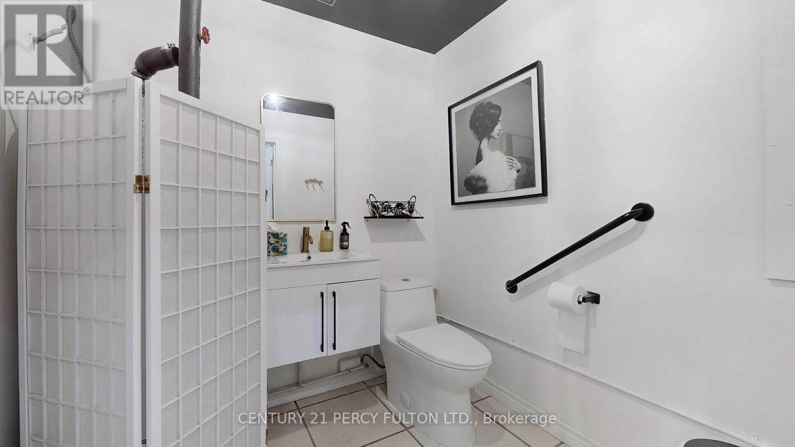 Photo 19 of 3 3100 Brock Street N, Whitby ON