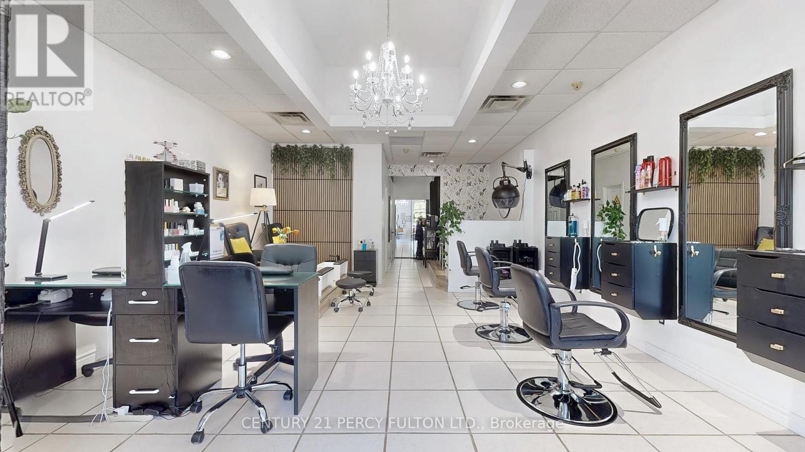 Photo 9 of 3 3100 Brock Street N, Whitby ON