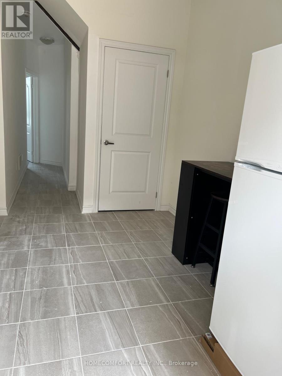 Photo 7 of 28 Chicago Lane, Markham ON