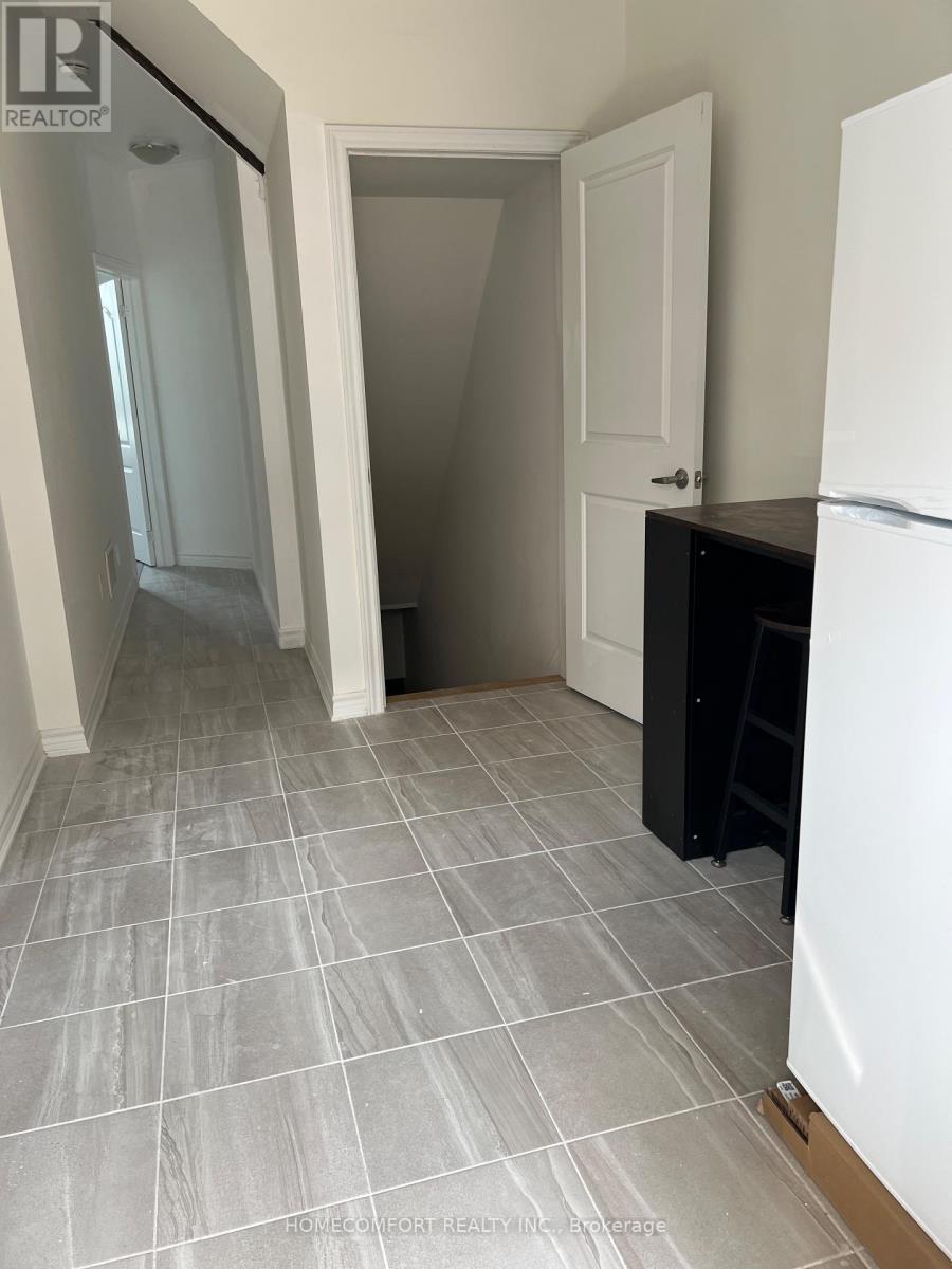 Photo 12 of 28 Chicago Lane, Markham ON