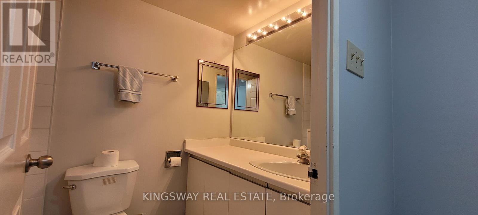 Photo 11 of 306 1155 Bough Beeches Boulevard, Mississauga ON