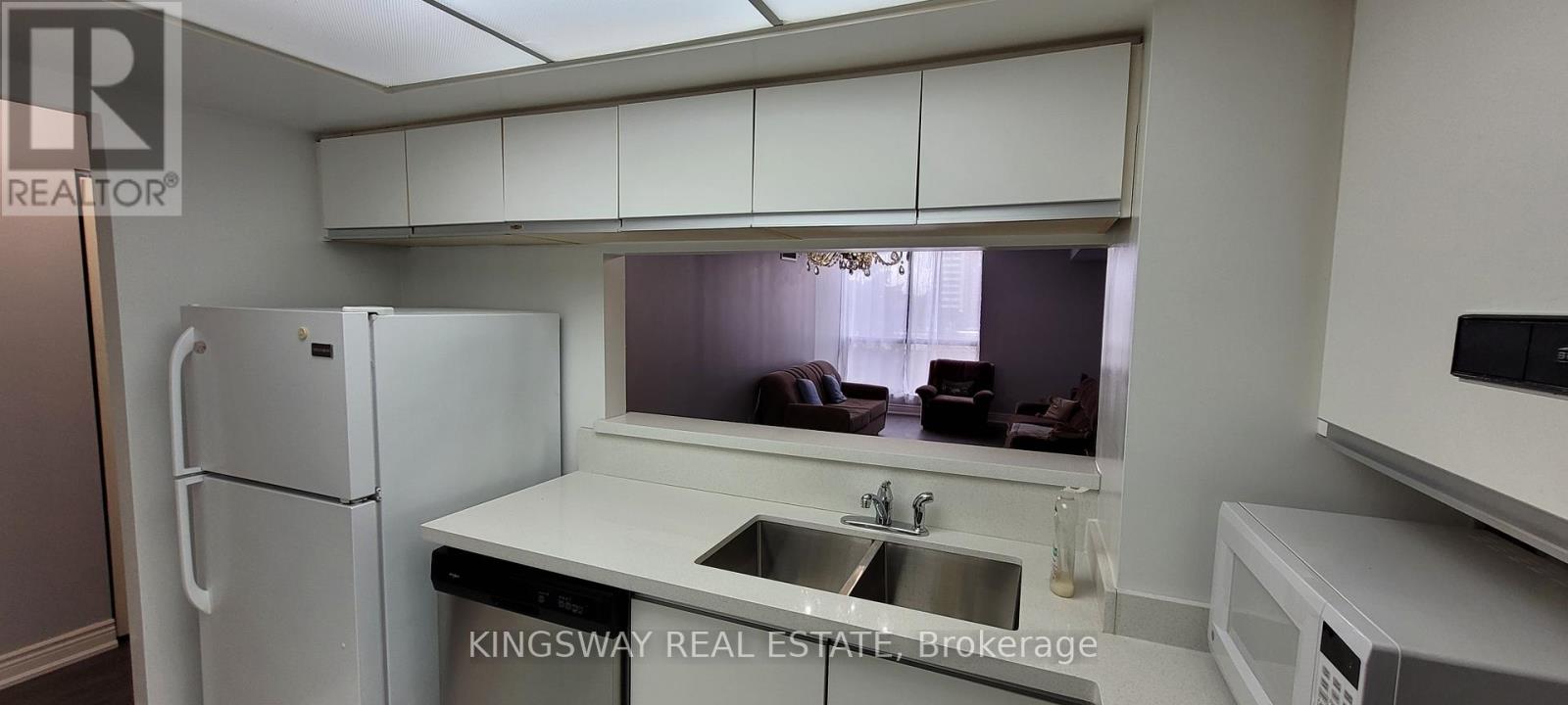 Photo 3 of 306 1155 Bough Beeches Boulevard, Mississauga ON