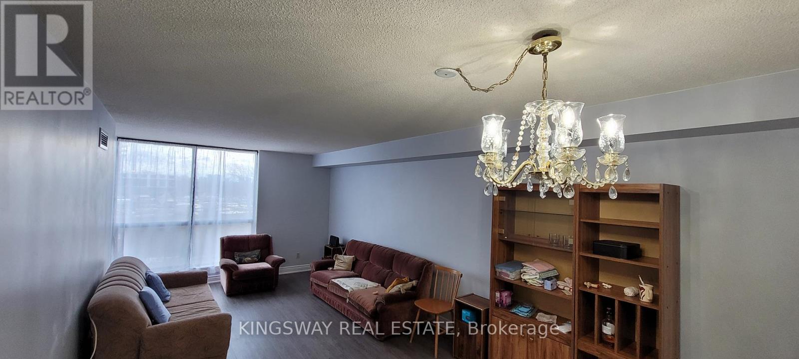 Photo 7 of 306 1155 Bough Beeches Boulevard, Mississauga ON