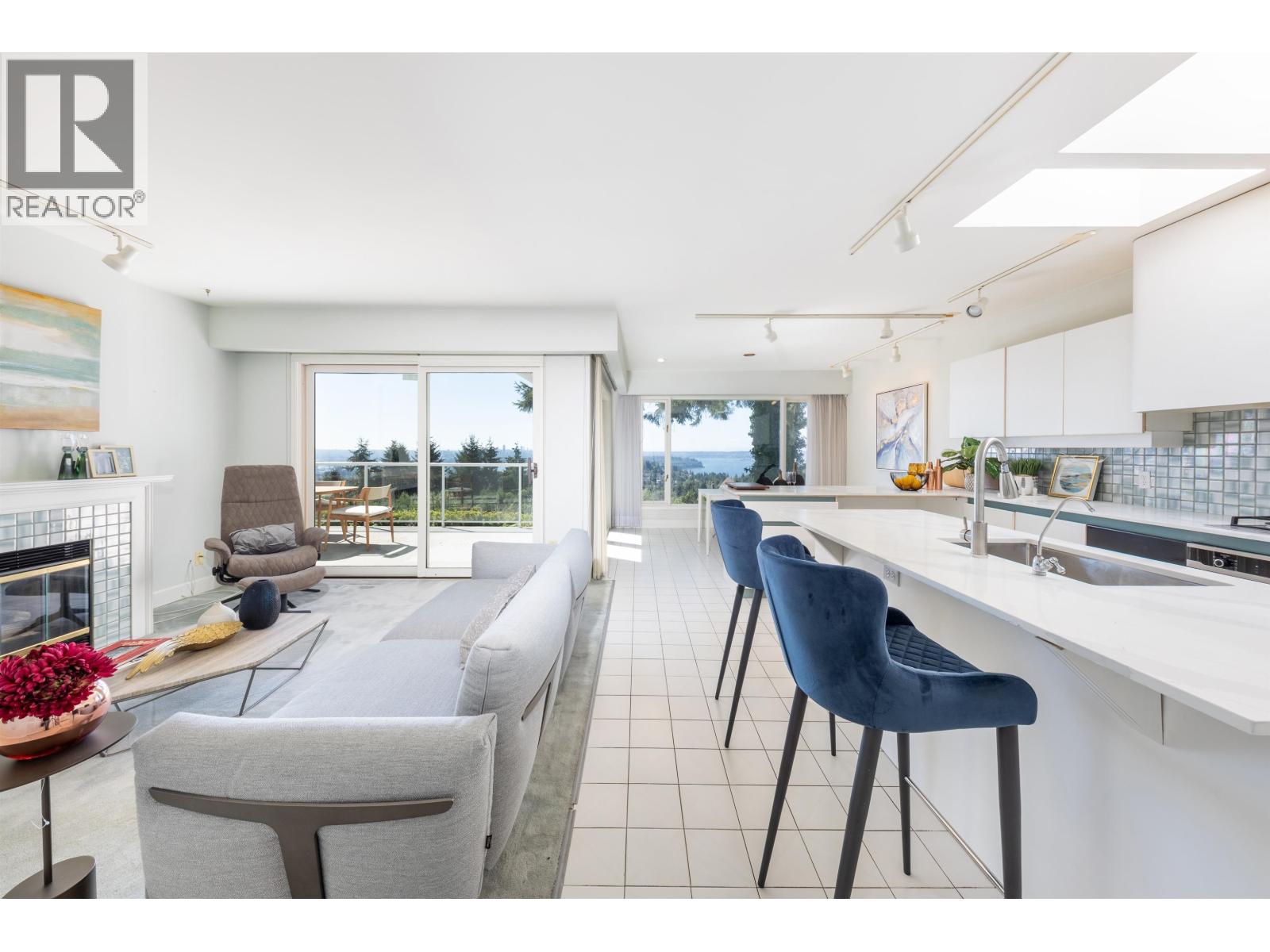 Photo 1 of 790 Fairmile Road, West Vancouver BC