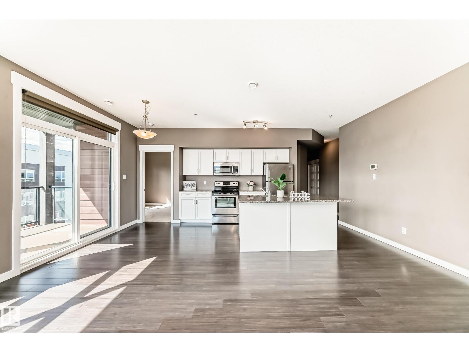 Photo 2 of 504 10518 113 St Nw, Edmonton AB