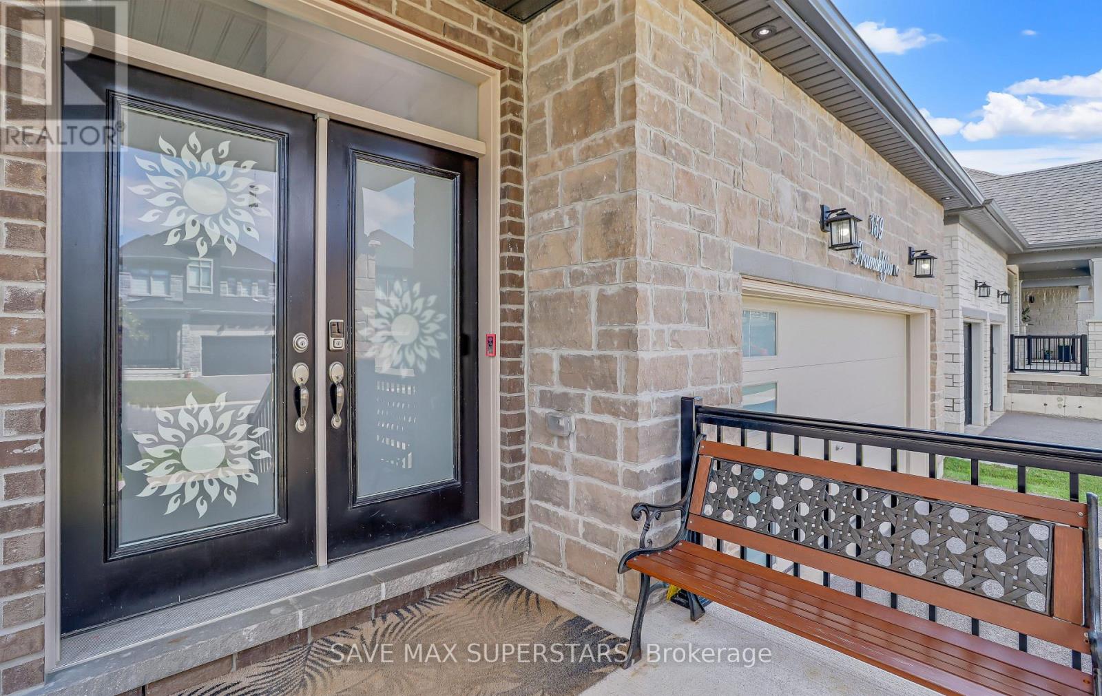 Photo 4 of 159 Franklin Trail, Barrie ON