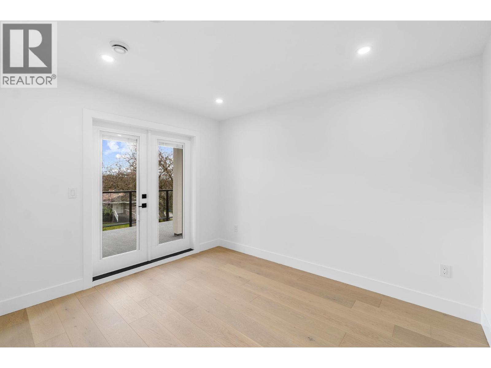 Photo 14 of 1 3 6765 Kitchener Street, Burnaby BC