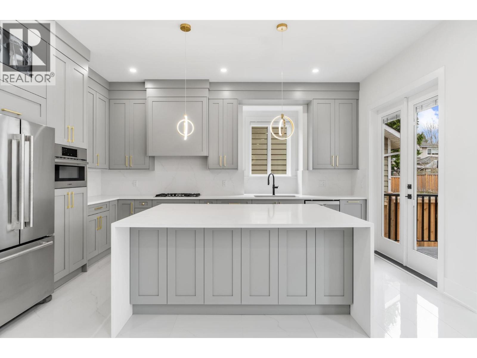 Photo 1 of 2 6765 Kitchener Street, Burnaby BC