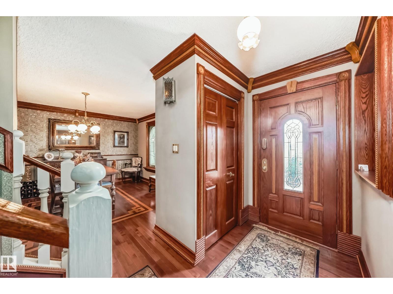 Photo 18 of 18516 97 A Av Nw, Edmonton AB
