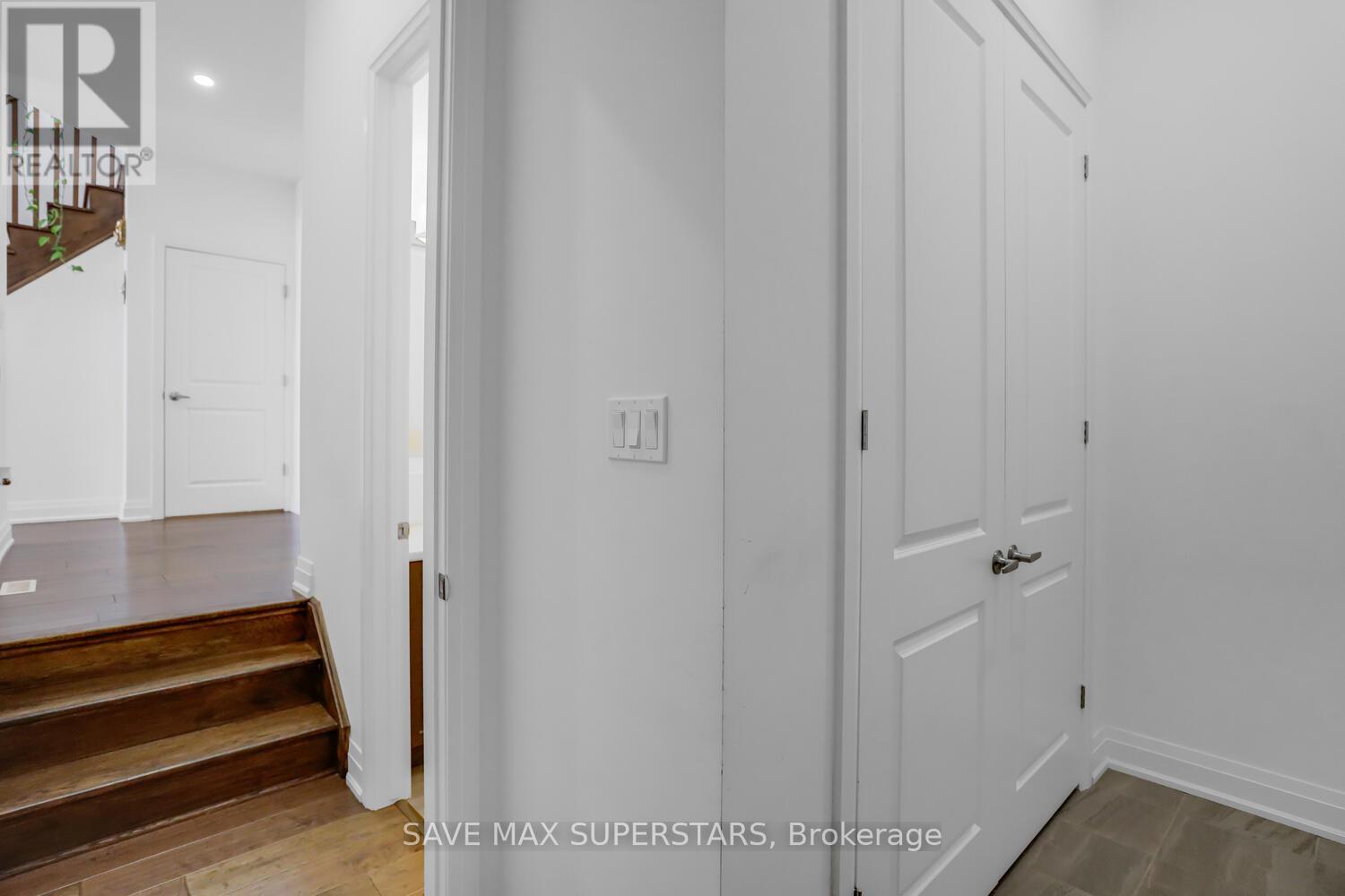 Photo 15 of 159 Franklin Trail, Barrie ON