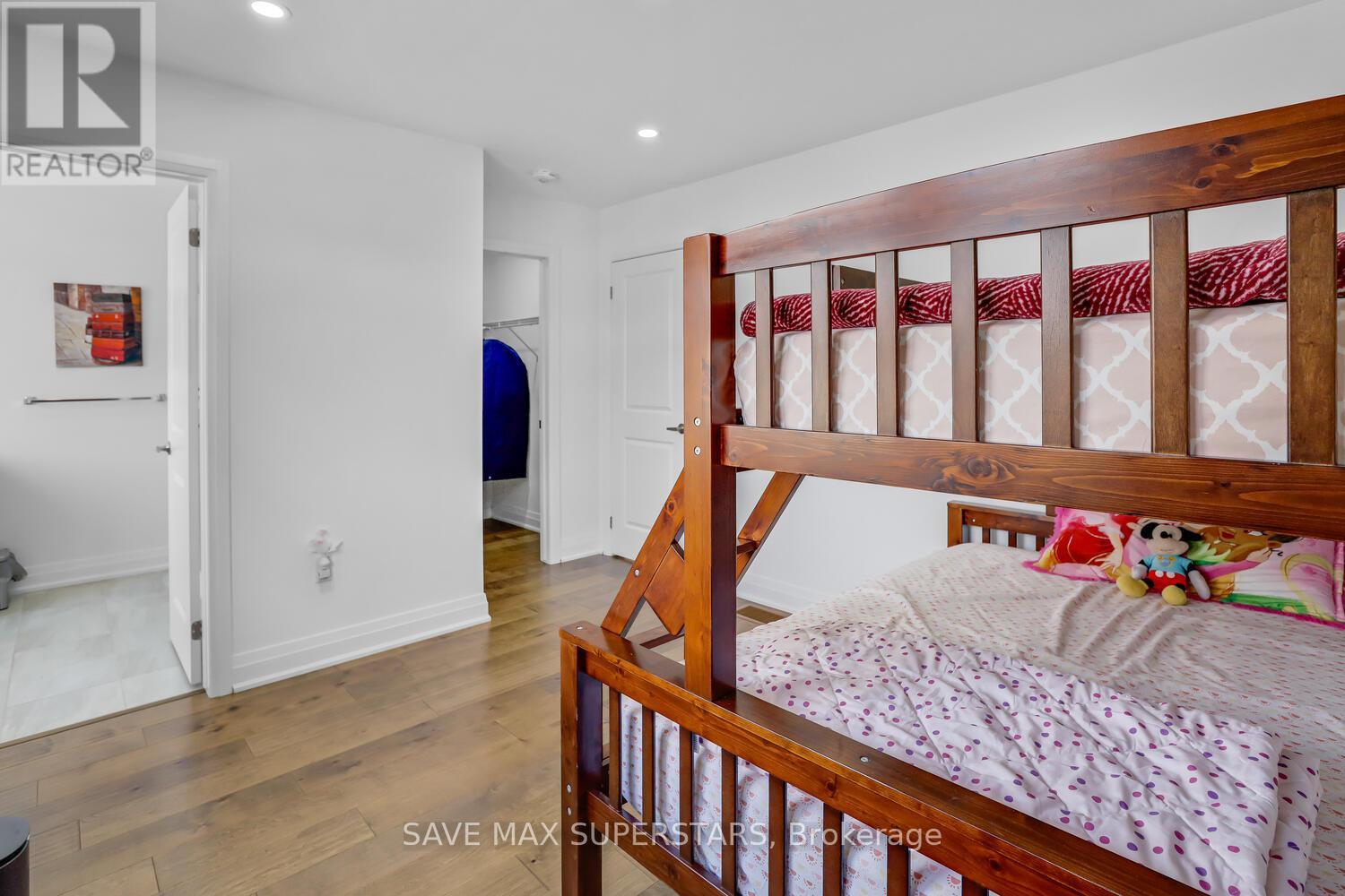 Photo 21 of 159 Franklin Trail, Barrie ON