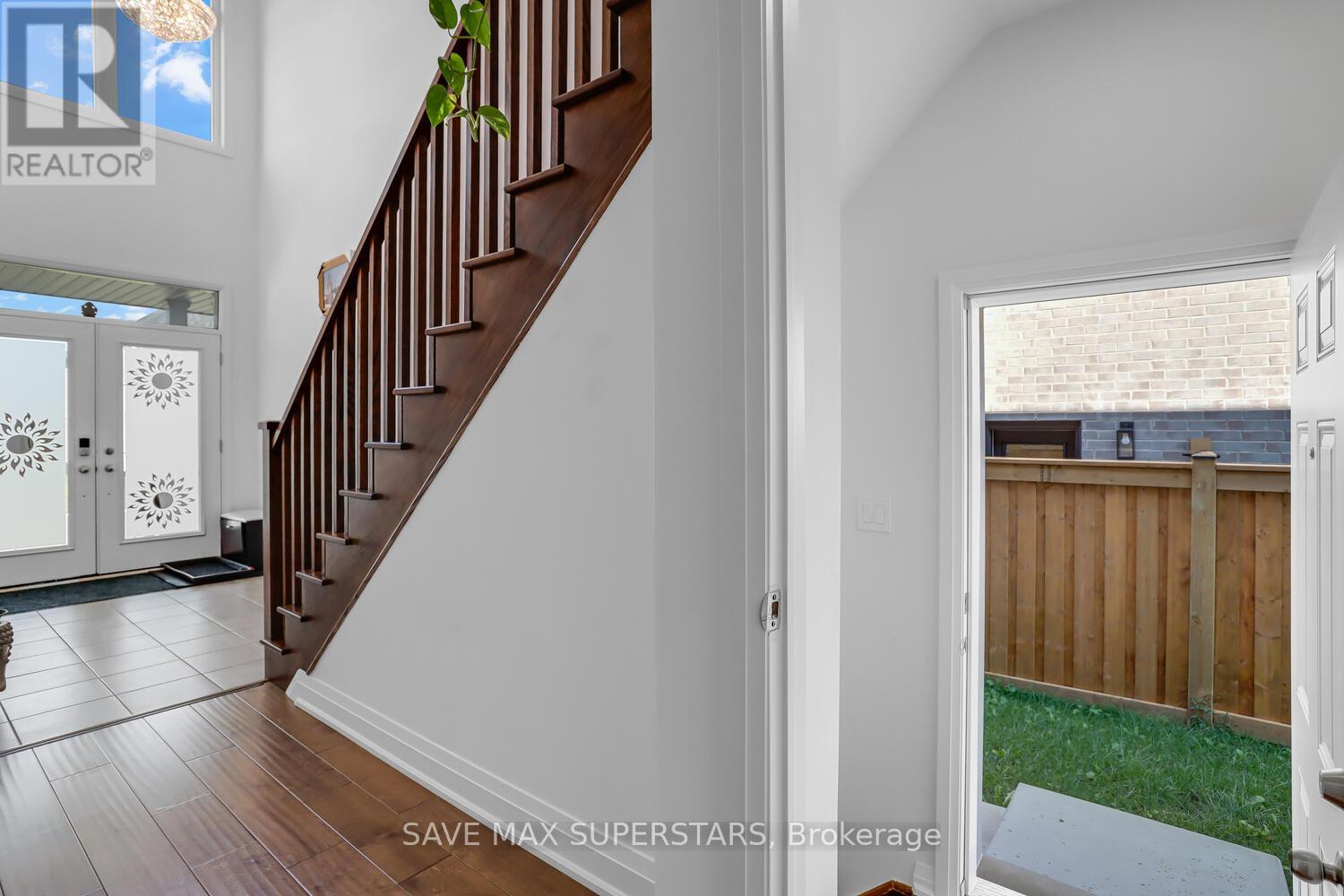 Photo 32 of 159 Franklin Trail, Barrie ON