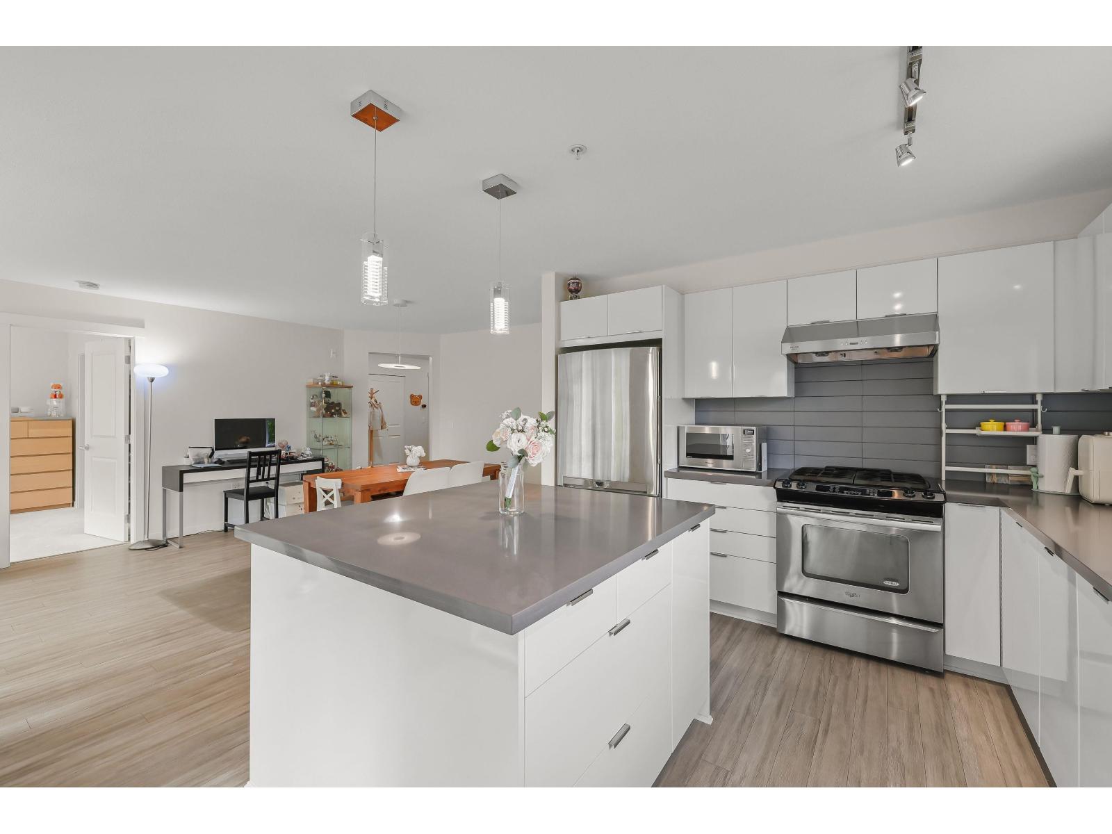 Photo 1 of 202 3323 151 Street, Surrey BC