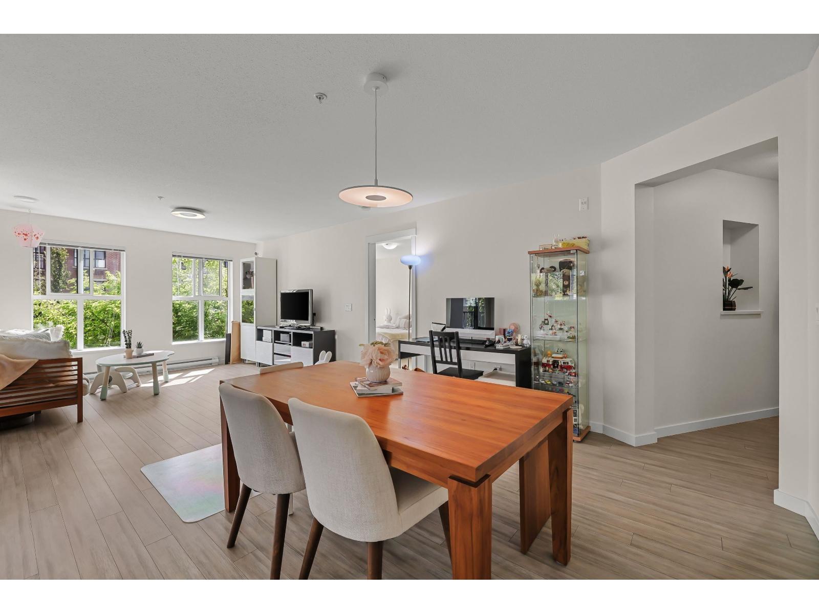Photo 9 of 202 3323 151 Street, Surrey BC