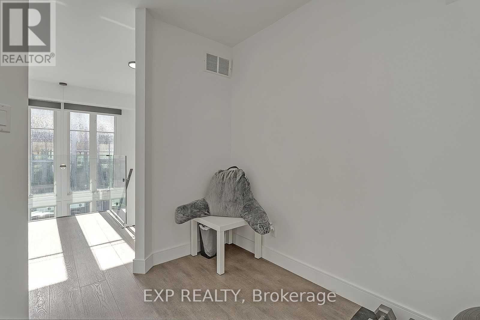 Photo 10 of 1111 50 East Liberty Street, Toronto ON