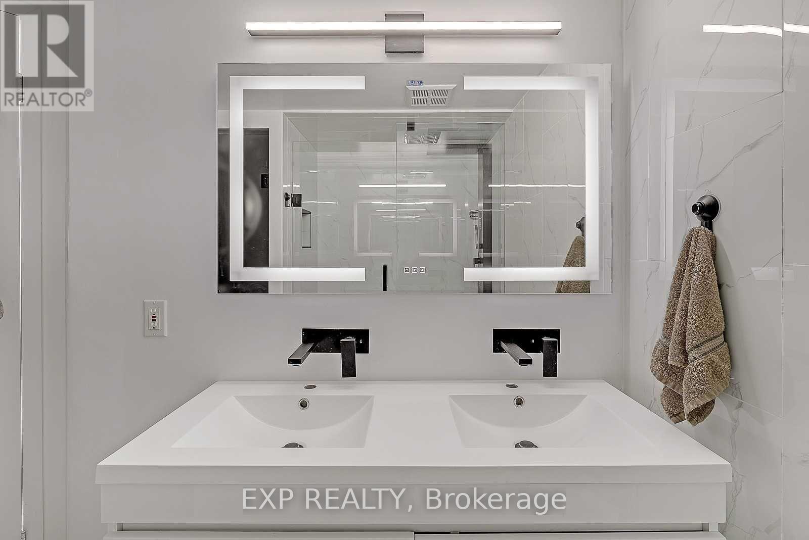 Photo 31 of 1111 50 East Liberty Street, Toronto ON