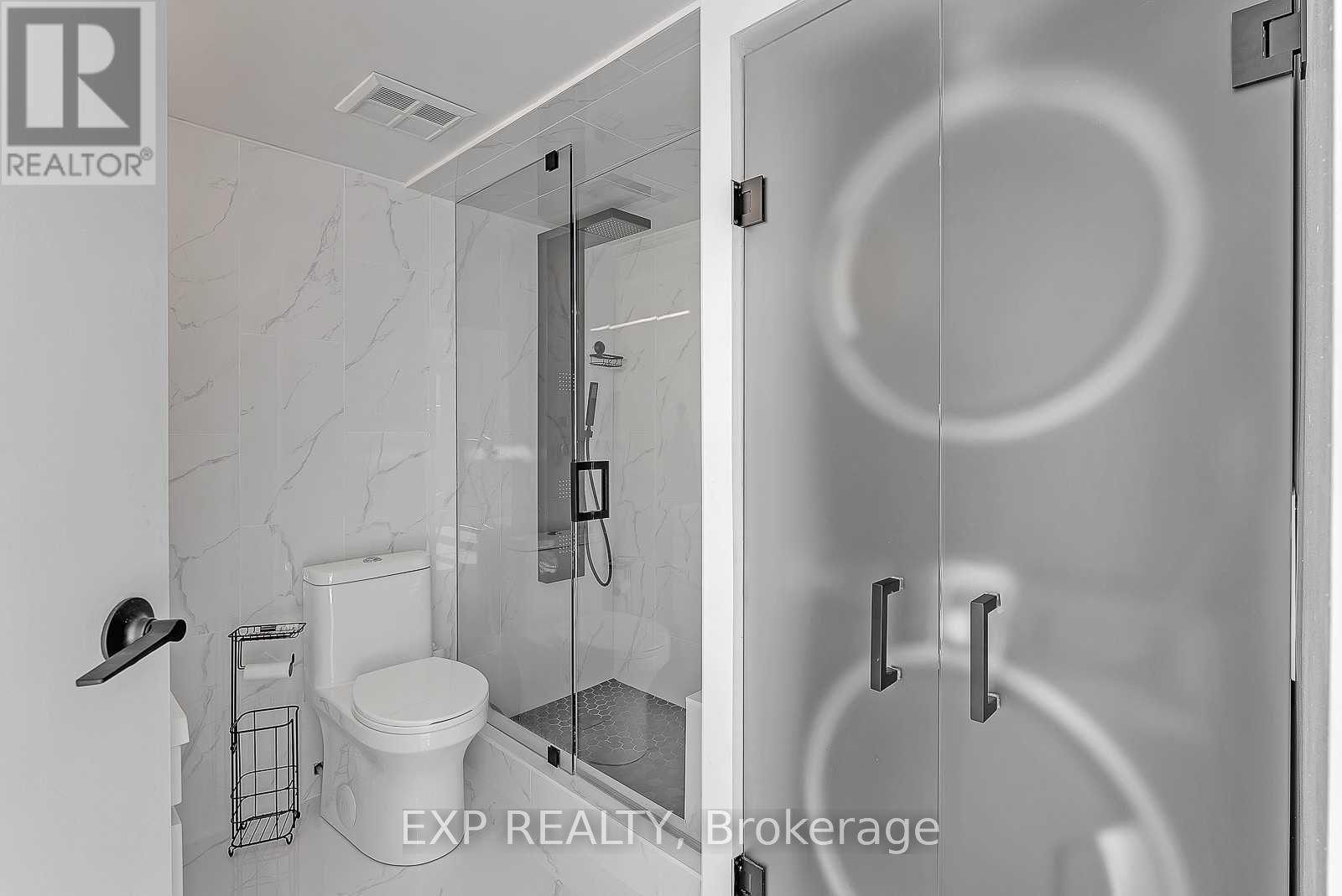 Photo 4 of 1111 50 East Liberty Street, Toronto ON