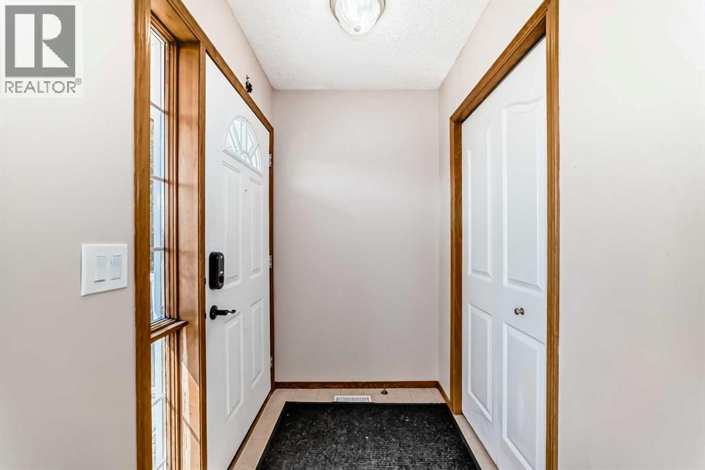 Single Family House 4 Level for Sale in  Bridlewood Avenue SW Bridlewood Calgary 