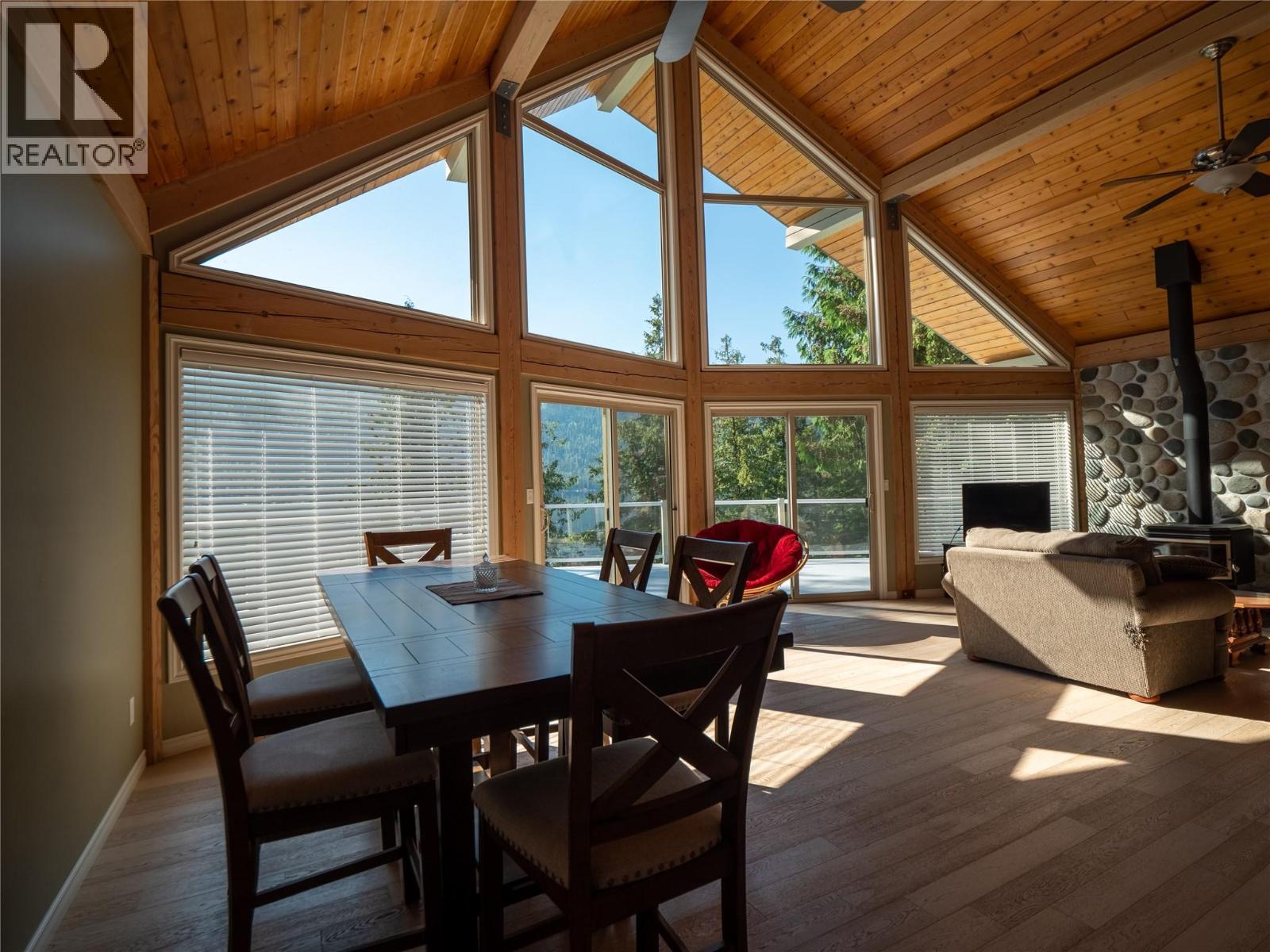7540 RUSSEL  FSR Creek Unit# 17, Barriere