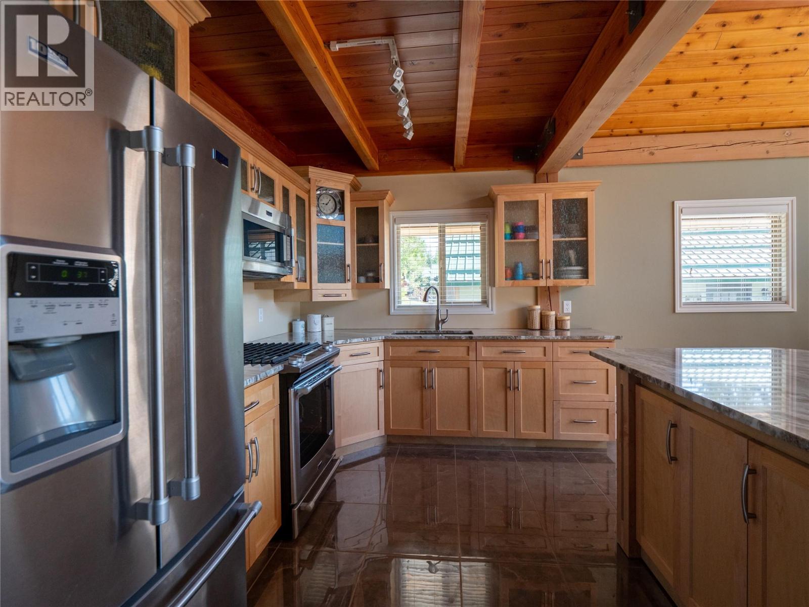 7540 RUSSEL  FSR Creek Unit# 17, Barriere