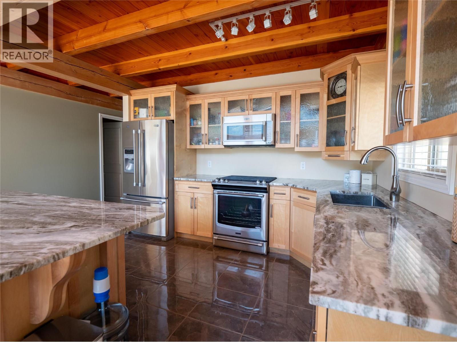 7540 RUSSEL  FSR Creek Unit# 17, Barriere