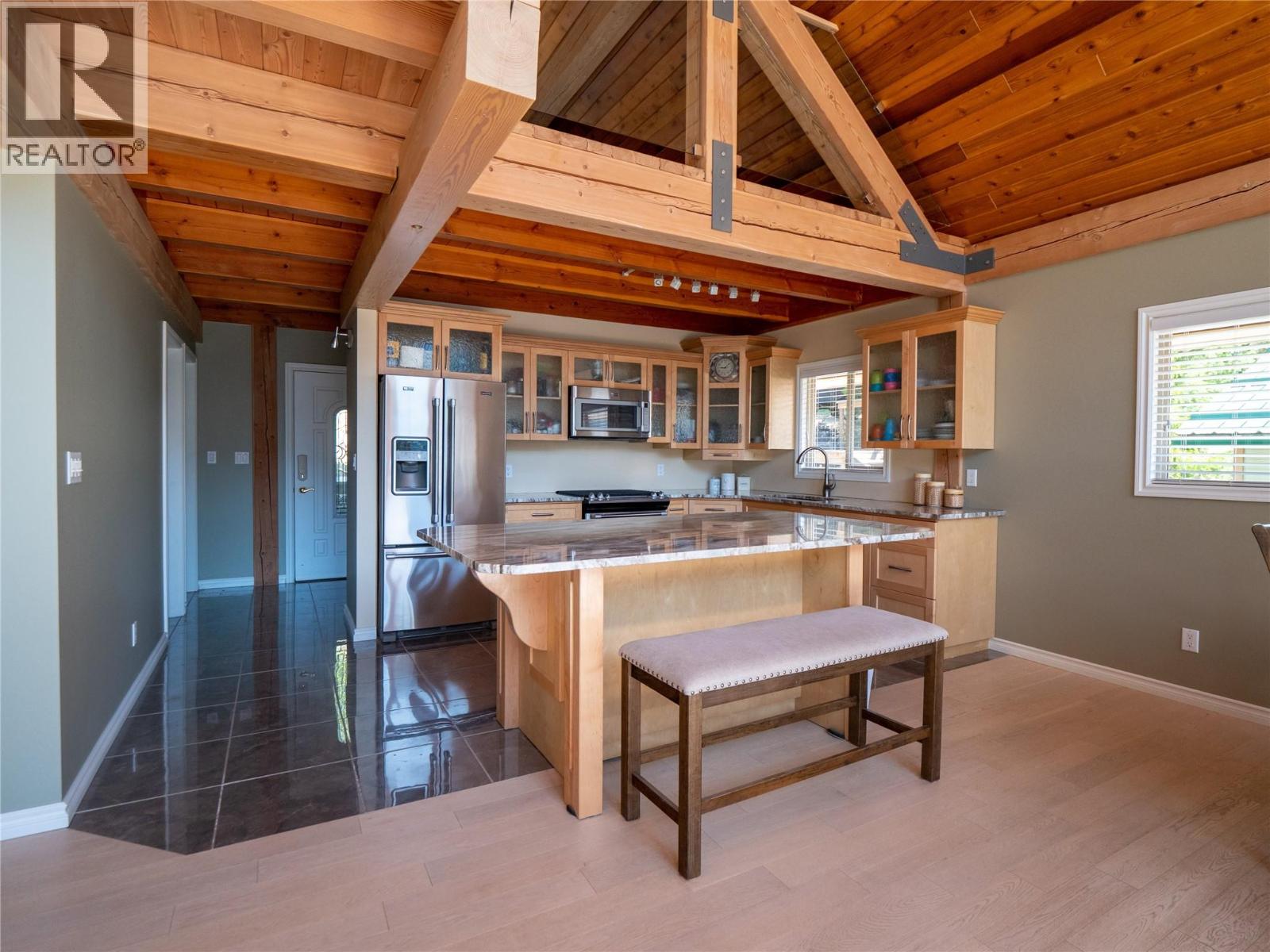 7540 RUSSEL  FSR Creek Unit# 17, Barriere