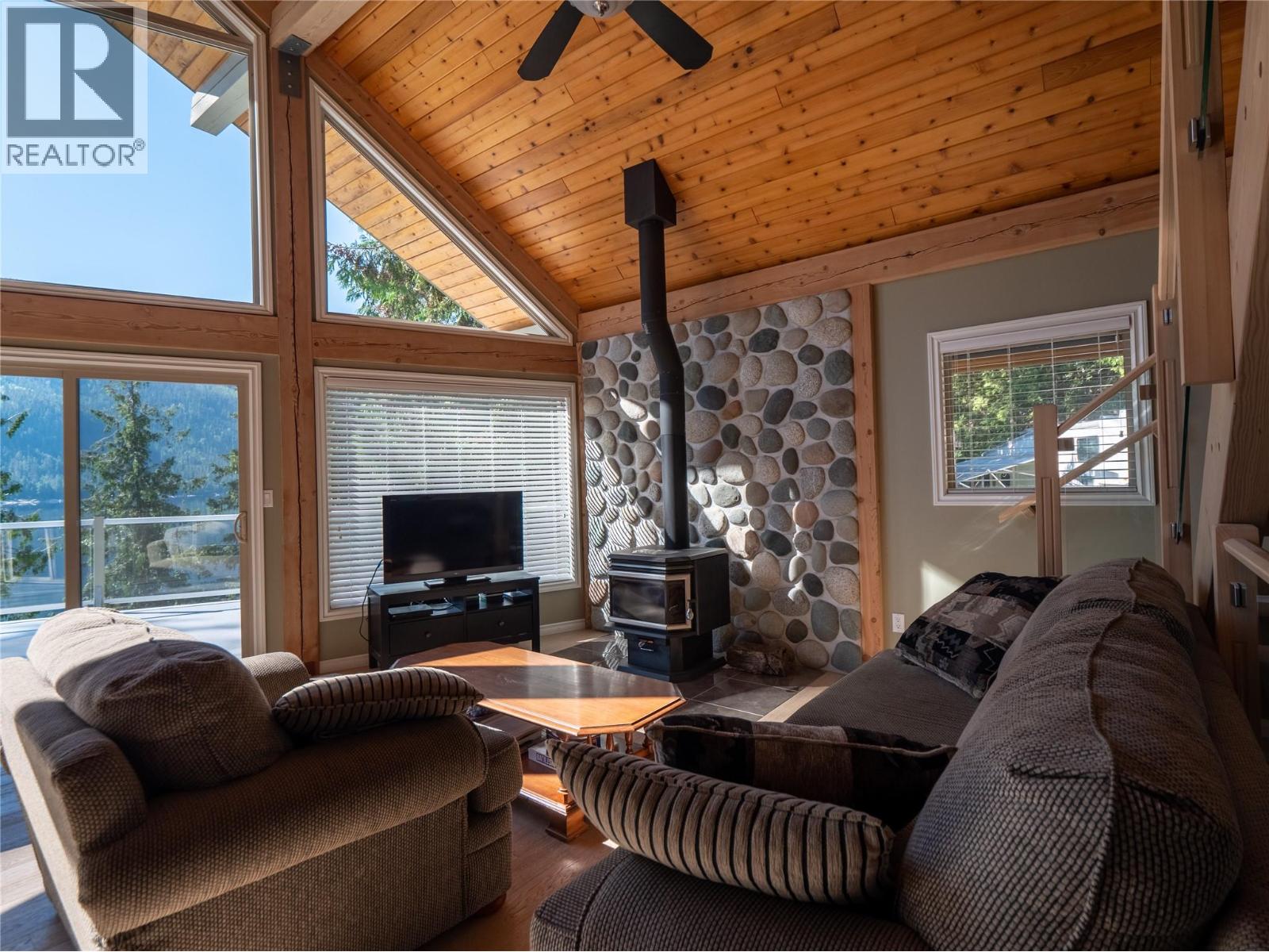 7540 RUSSEL  FSR Creek Unit# 17, Barriere