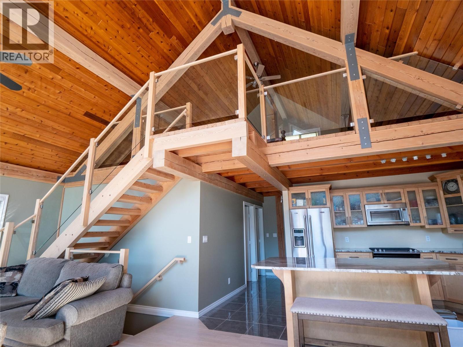 7540 RUSSEL  FSR Creek Unit# 17, Barriere