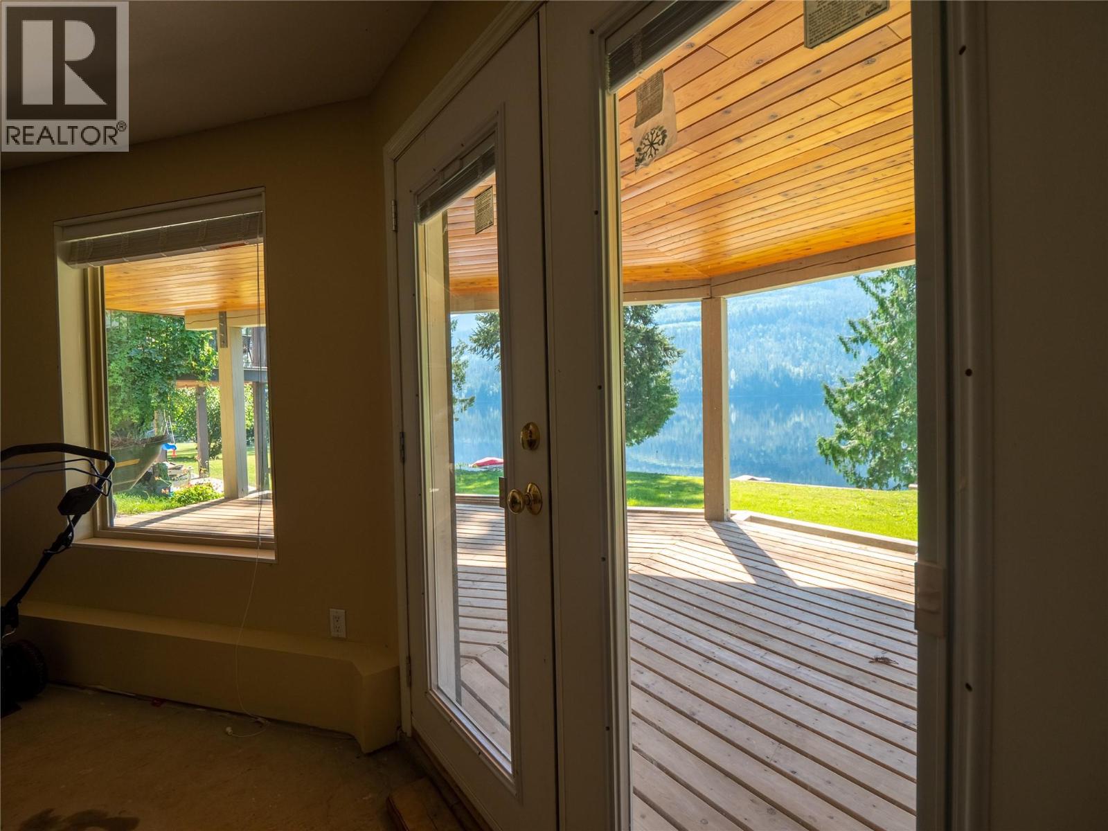 7540 RUSSEL  FSR Creek Unit# 17, Barriere
