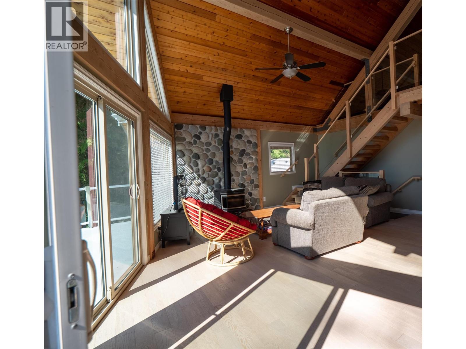 7540 RUSSEL  FSR Creek Unit# 17, Barriere