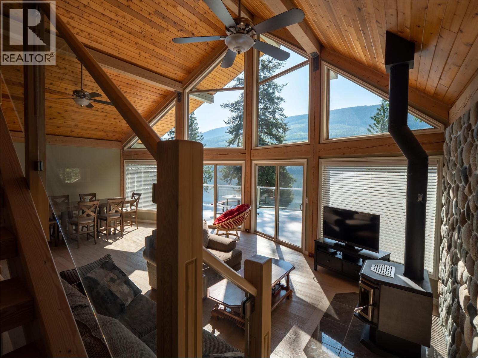 7540 RUSSEL  FSR Creek Unit# 17, Barriere