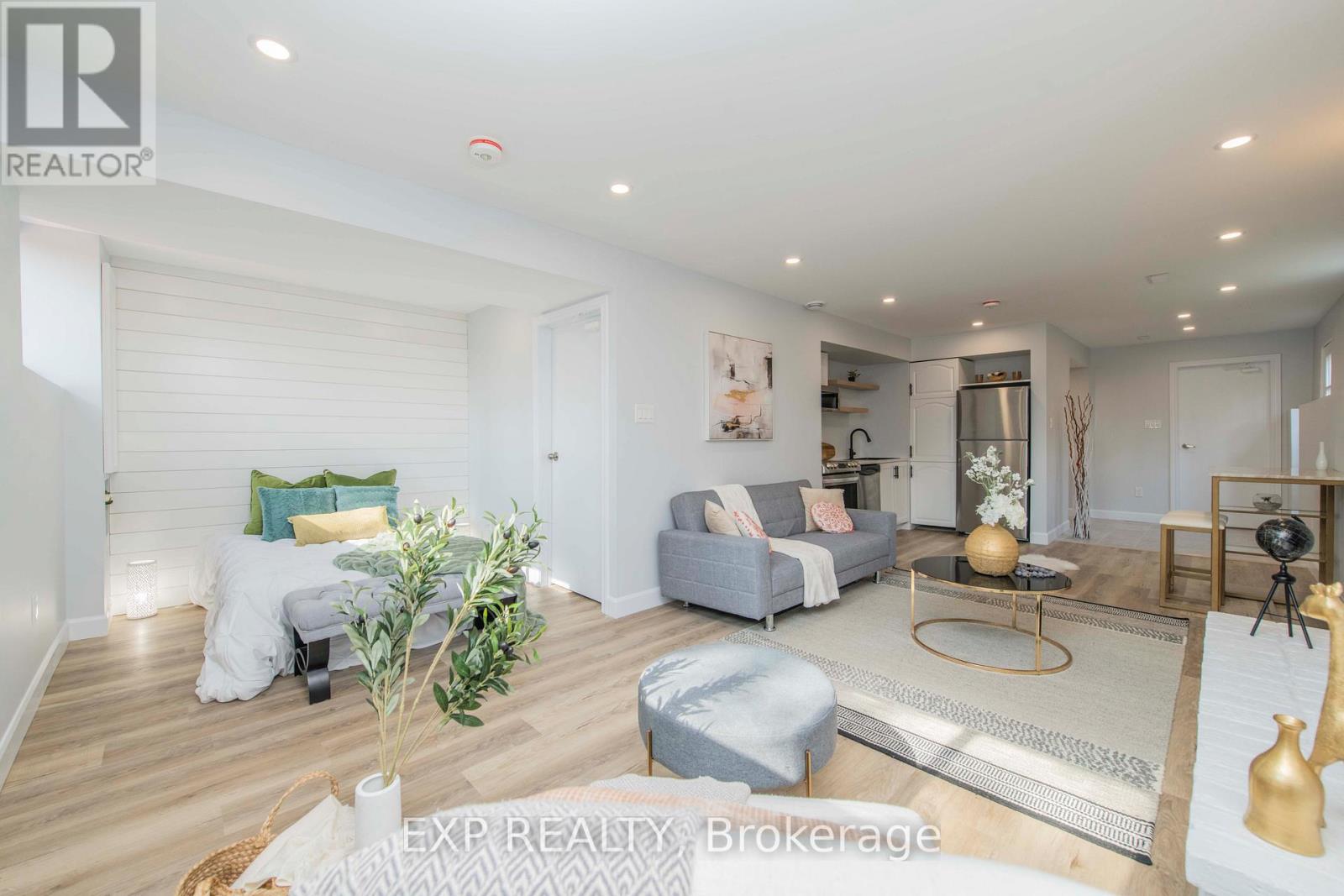 Photo 23 of 15 Kadeer Way, Ottawa ON